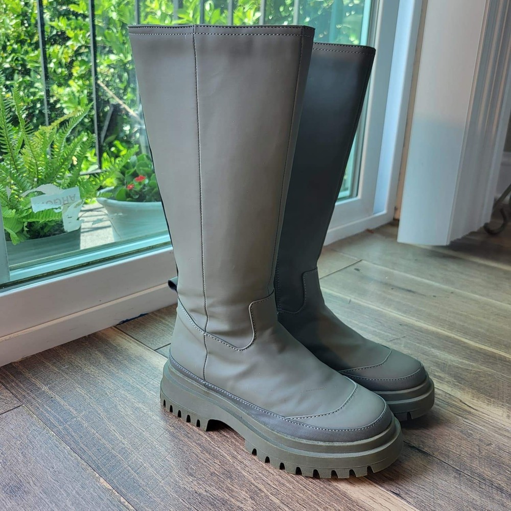 Zara Olive Green Tall Lug Sole Platform Boots Rubberized Side Zip 34